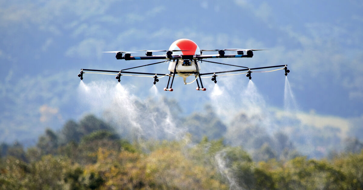 Aviação agrícola em ação intensa contra incêndios em São Paulo